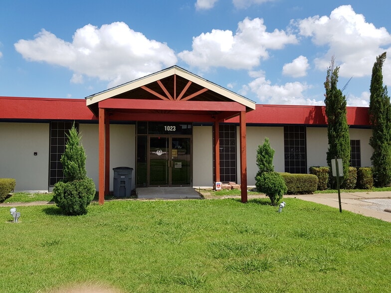 More Photos Of 1023 S Greenville Ave, Allen Office For Lease