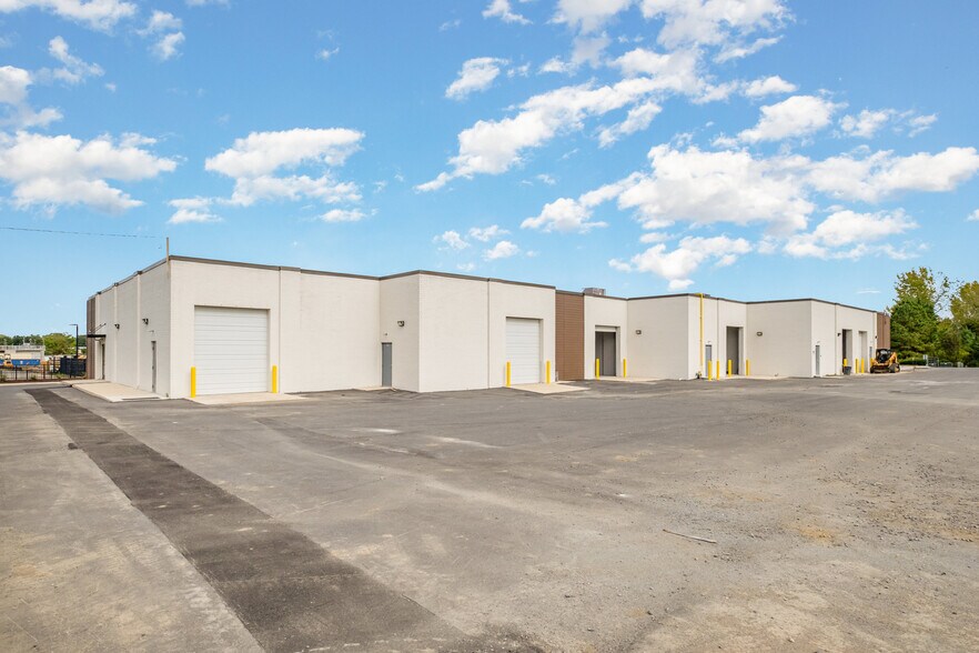 More Photos Of 2150 Cherry Rd, Rock Hill Flex For Lease