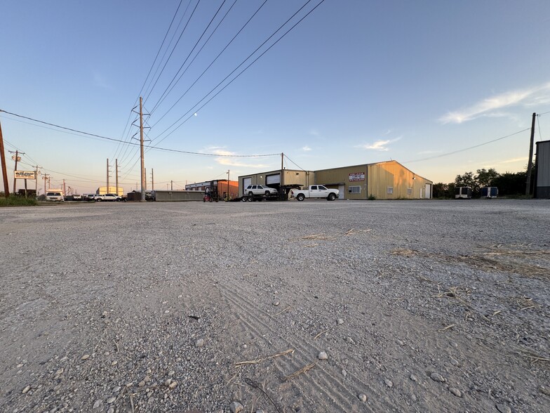 More Photos Of 2925 E US Highway 80, Abilene Warehouse For Lease