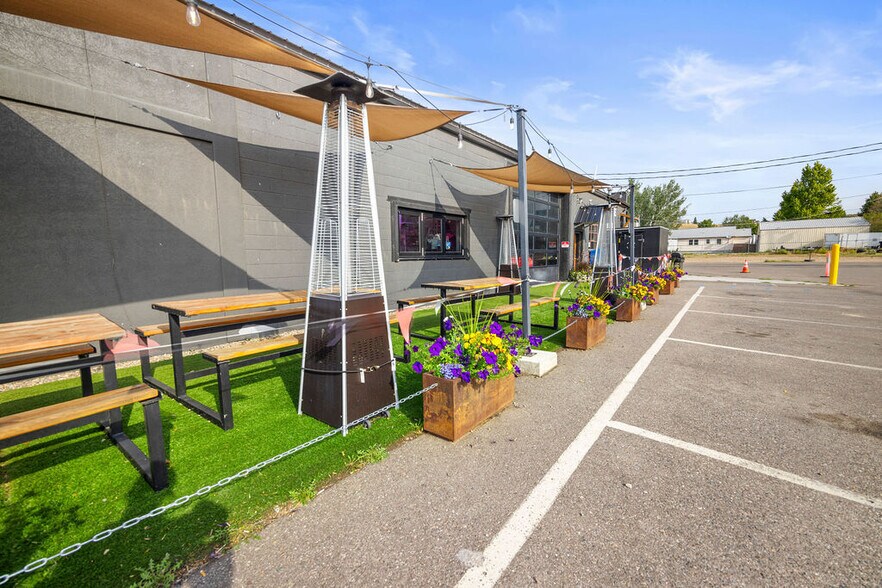 More Photos Of 1589 W Victory Way, Craig Flex For Sale