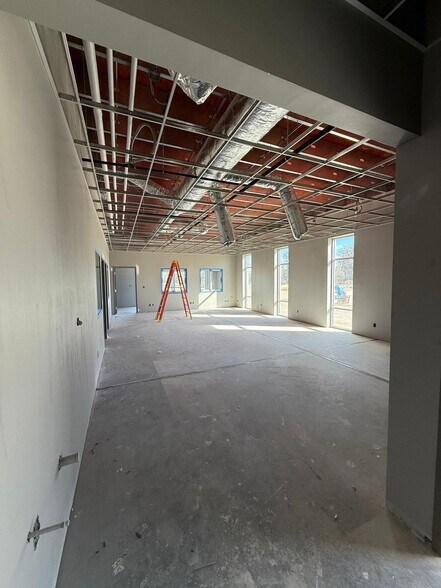 More Photos Of 115 Parkway Dr, Rincon Unknown For Lease