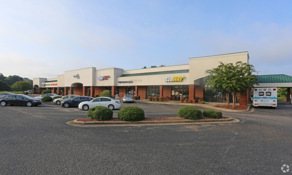Primary Photo Of 224-262 Interstate Commercial Park Loop, Prattville General Retail For Lease