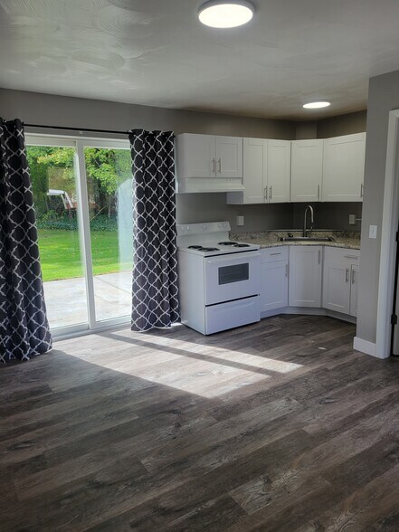 More Photos Of 6271 US Highway 322, Hartstown Apartments For Sale