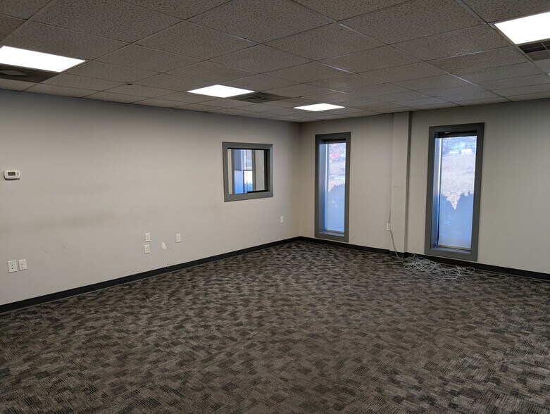 More Photos Of 4085 Pepperell Way, Dublin Distribution For Sale