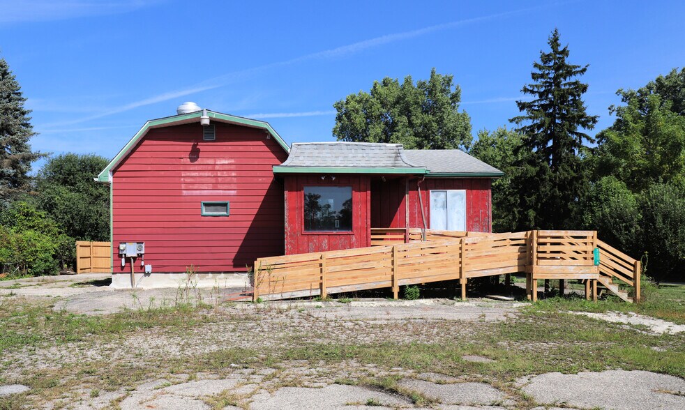 More Photos Of 2246 W Coldwater Rd, Flint Restaurant For Sale