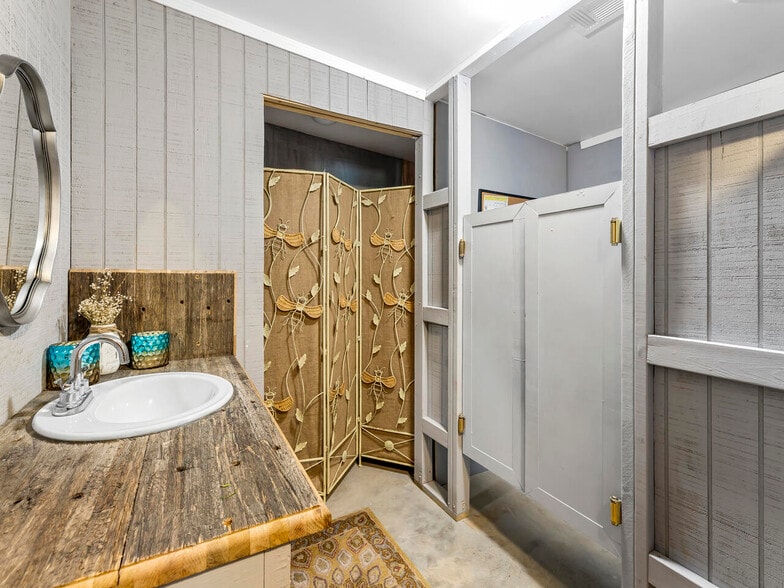 More Photos Of 665 N Hulett Rd, Villa Rica Winery Vineyard For Sale