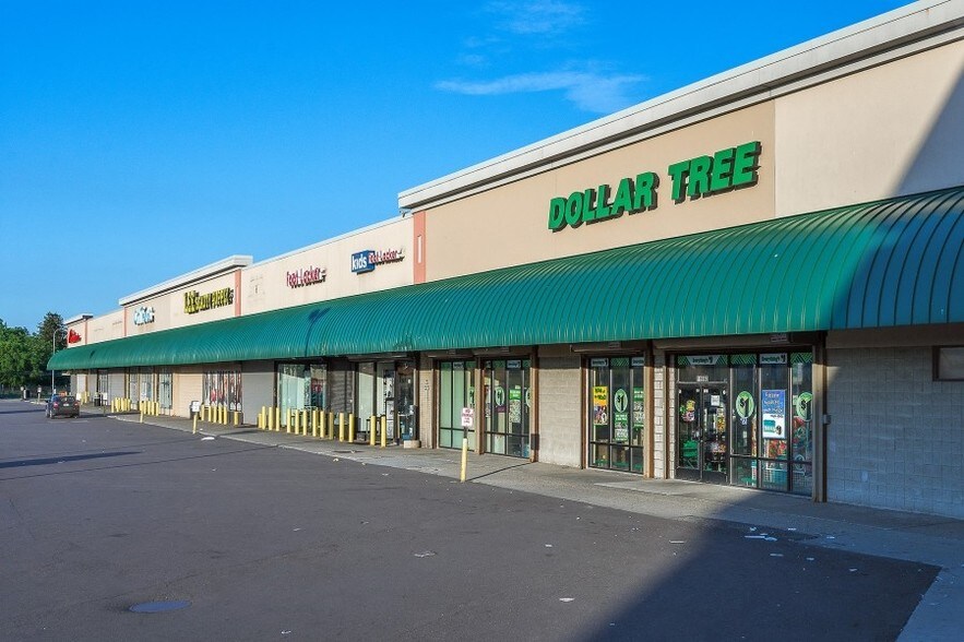 More Photos Of 11854-11982 E Warren Ave, Detroit Unknown For Lease