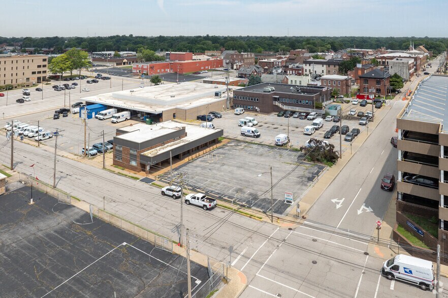 More Photos Of 111 W Lincoln St, Belleville Office For Sale