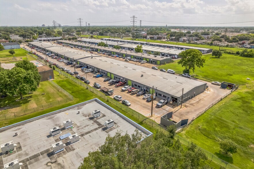 More Photos Of 11430 Bissonnet St, Houston Warehouse For Lease
