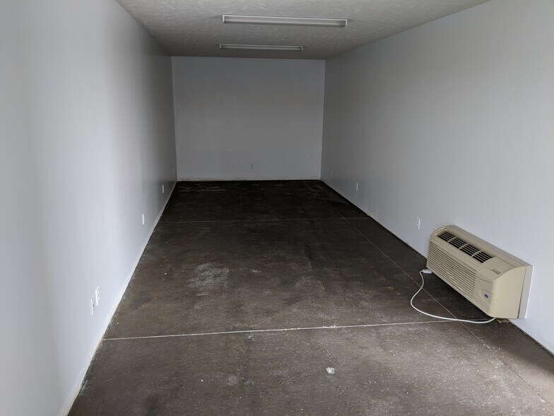 More Photos Of 11529-11531 Portal Rd, La Vista Warehouse For Lease