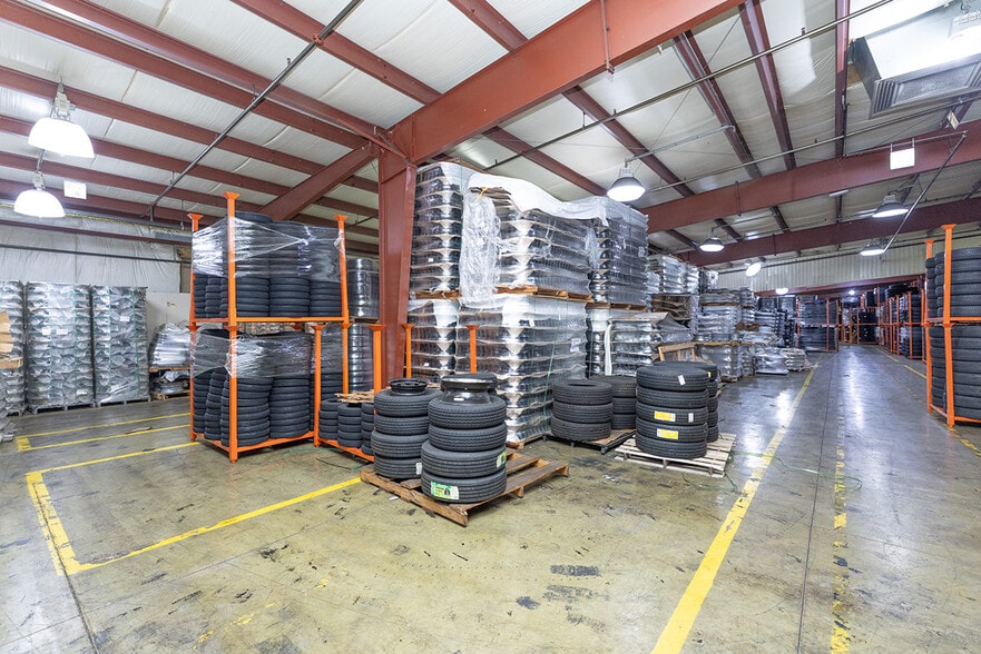 More Photos Of 1655 E 12th St, Mishawaka Manufacturing For Lease