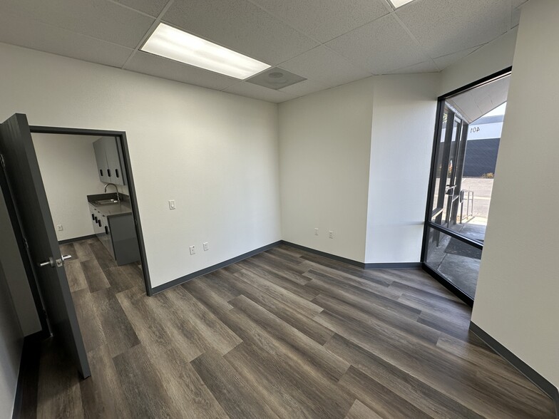More Photos Of 4040 N Palm St, Fullerton Warehouse For Lease