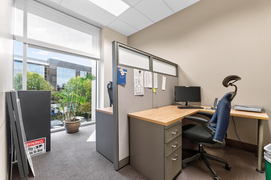 More Photos Of 8047 199th St, Langley Office For Sale
