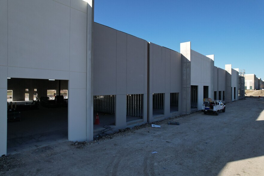 Primary Photo Of 19150 Marketplace Ave, Kyle Manufacturing For Lease