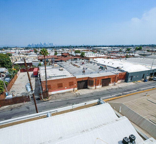 More Photos Of 707 E 62nd St, Los Angeles Manufacturing For Sale