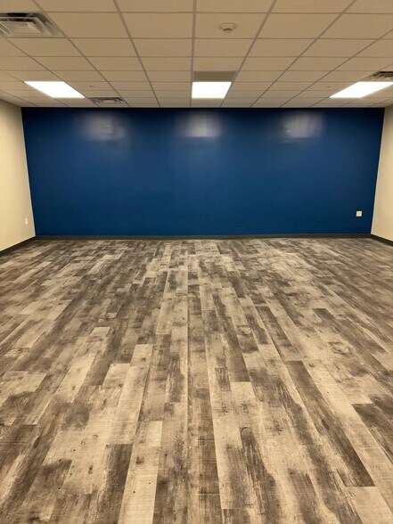 More Photos Of 4627 Dixie Hwy, Louisville Office For Sale