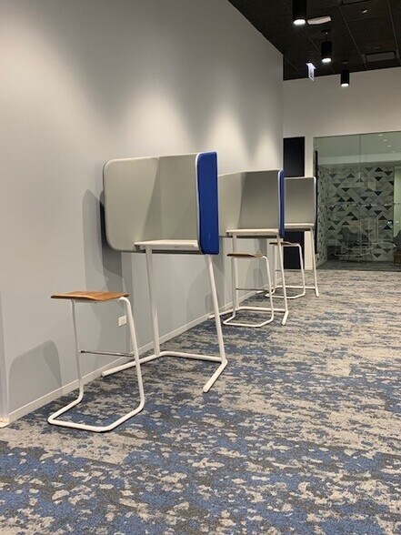 More Photos Of 300 Park Blvd, Itasca Office For Lease