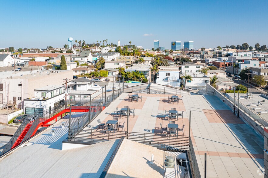 More Photos Of 212 Eucalyptus Dr, El Segundo Office For Sale