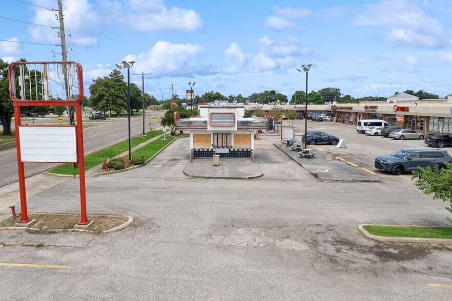 More Photos Of 3102 Loyola Dr, Kenner Fast Food For Lease