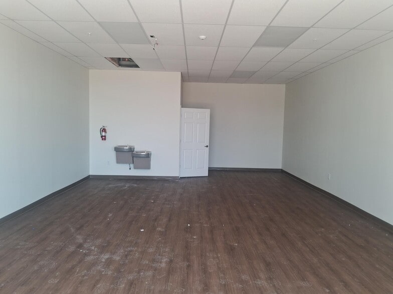 More Photos Of 2501 Old Dixie Hwy, Kissimmee Flex For Lease