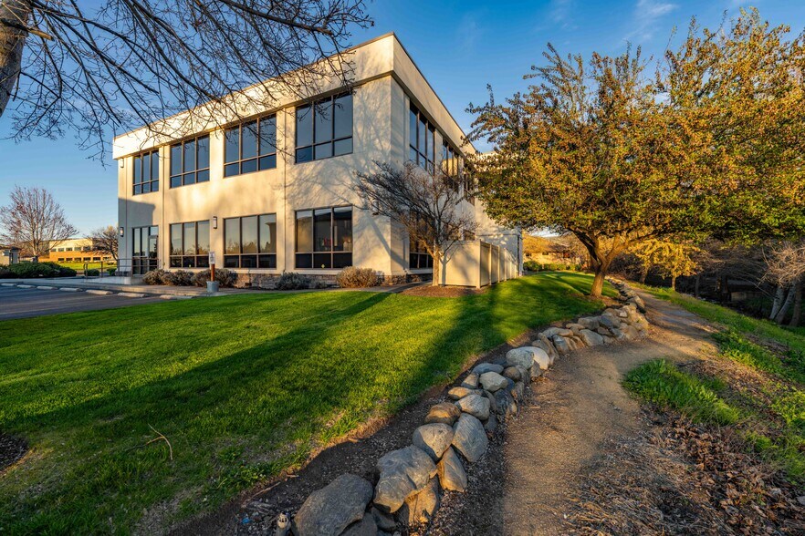 More Photos Of 3156 State St, Medford Medical For Sale