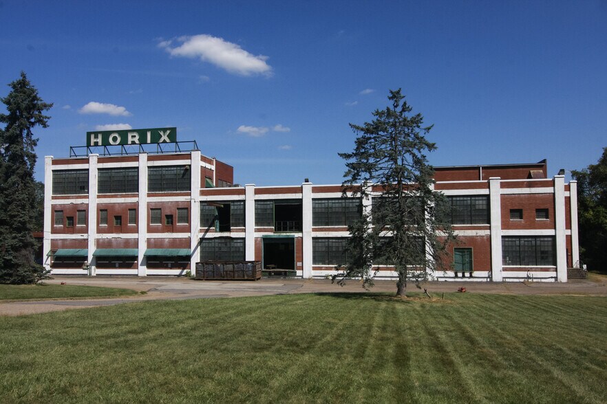 Primary Photo Of 1384 Island Ave, McKees Rocks Manufacturing For Sale