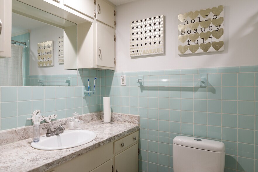 More Photos Of 100-102 Twin Acres Dr, Fayetteville Apartments For Sale