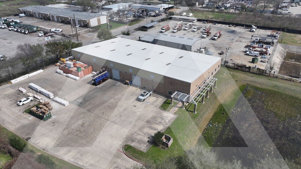 More Photos Of 9424 W Little York Rd, Houston Warehouse For Lease