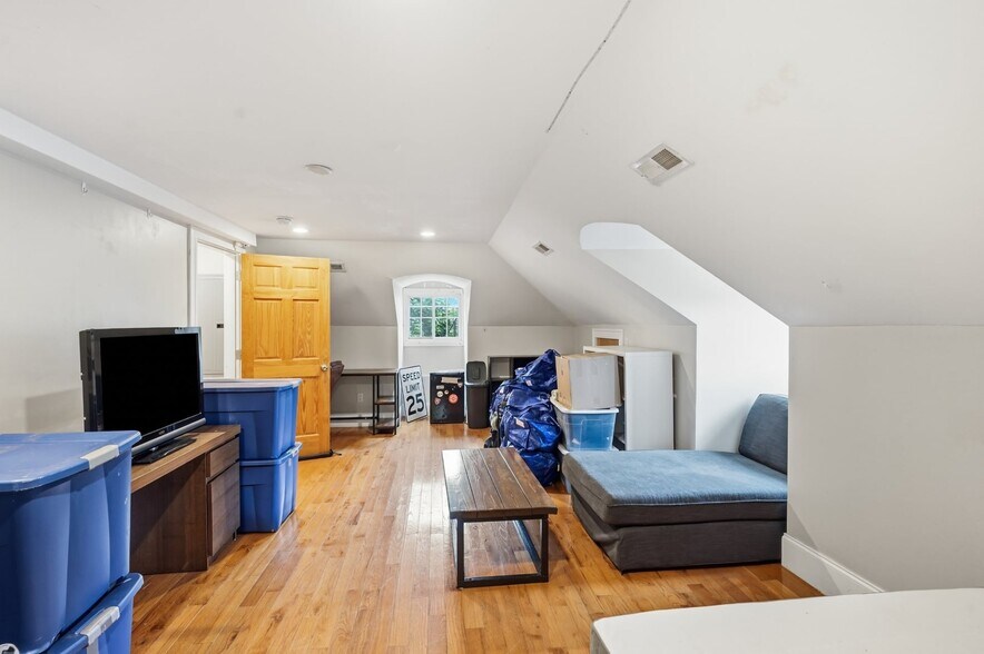More Photos Of 299 Governor St, Providence Multifamily For Sale