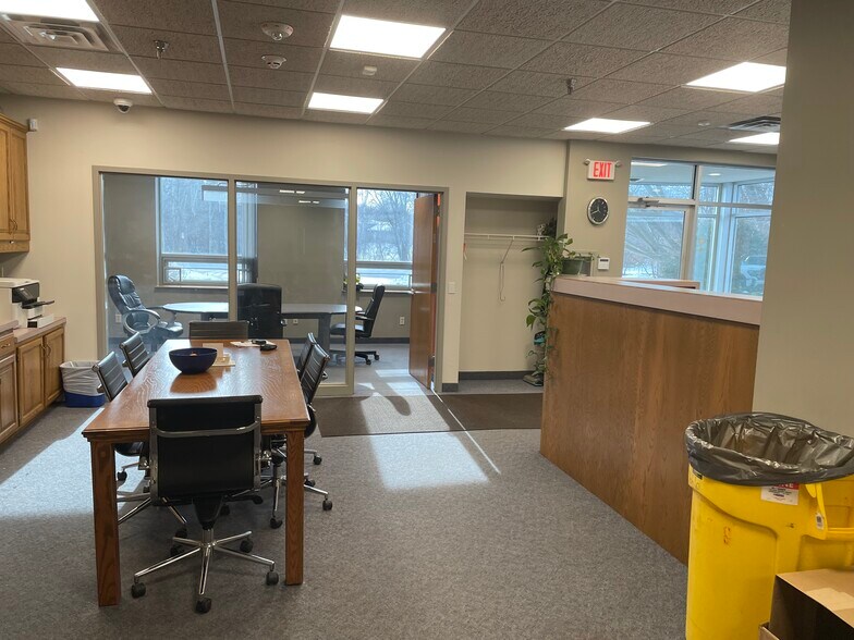 More Photos Of 2343 NW 135th Ln, Andover Manufacturing For Sale