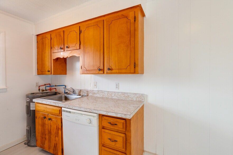 452 Ashe Ave, New Johnsonville, TN 37134 Apartments For Sale