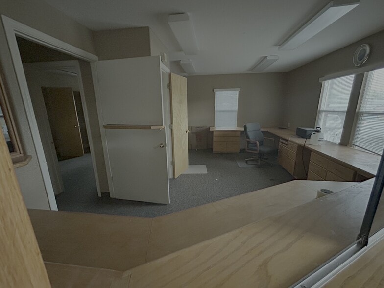 More Photos Of 404 S Pratt Ave, Carson City Office For Sale
