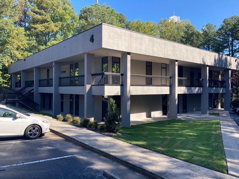 More Photos Of 5825 Glenridge Dr NE, Sandy Springs Unknown For Lease