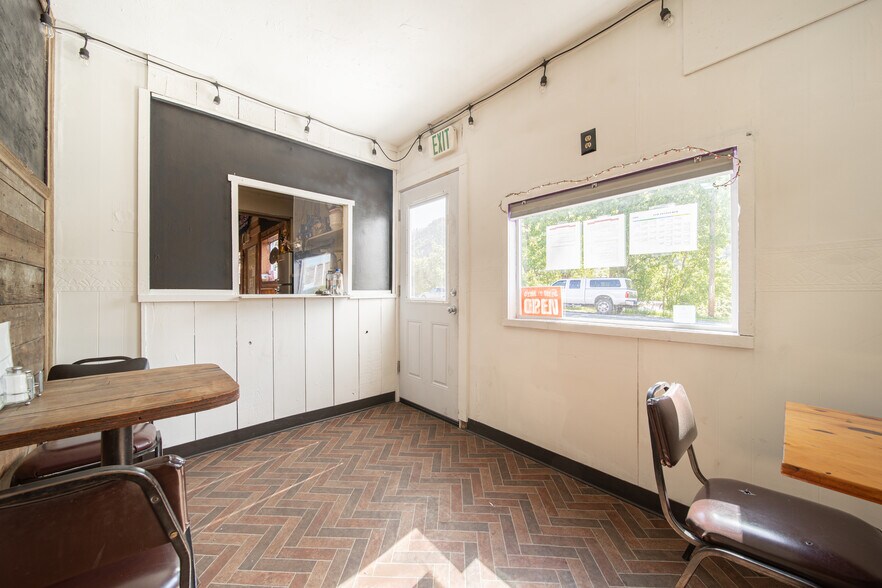 More Photos Of 309 Main, Juliaetta Bar For Sale