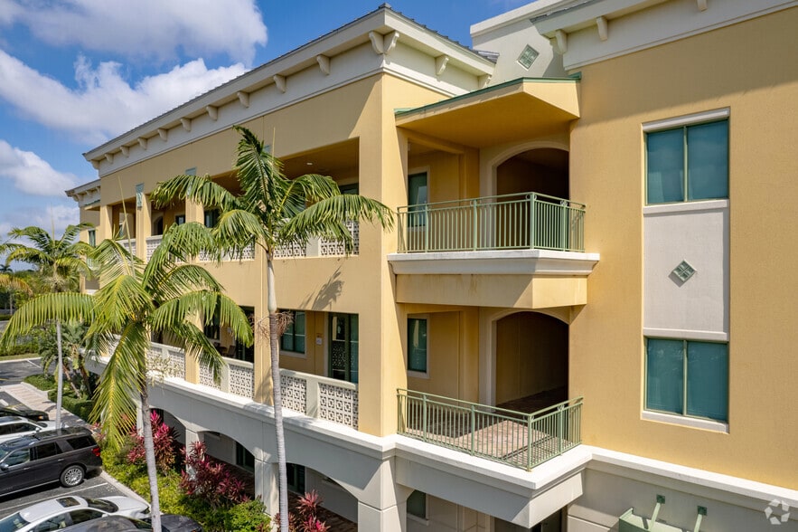 More Photos Of 950 Peninsula Corporate Cir, Boca Raton Office For Lease