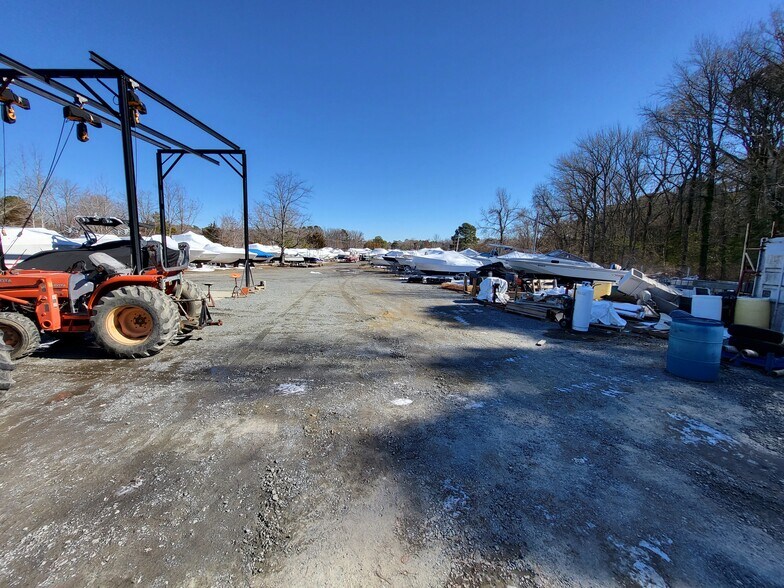 More Photos Of 9649 New Rd, Mcdaniel Marina For Sale