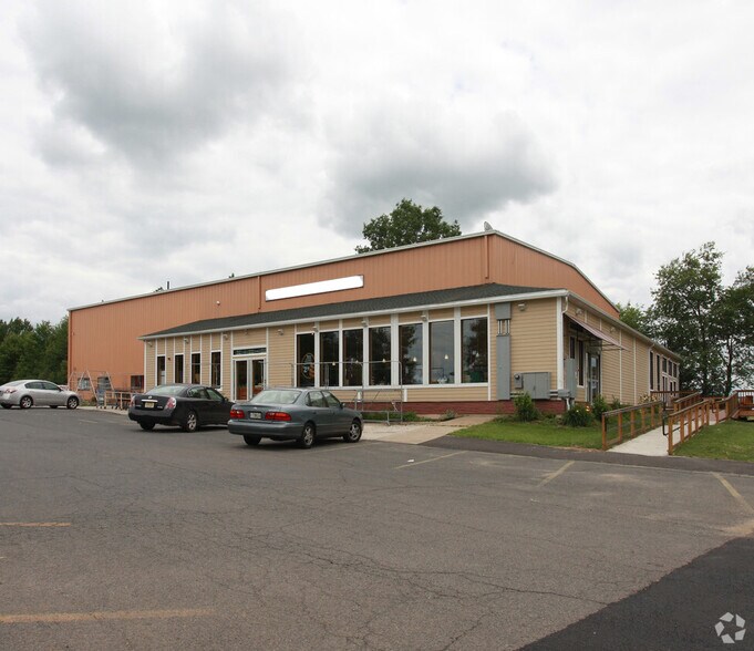 More Photos Of 10 S Maple St, Hadley Storefront Retail Office For Lease