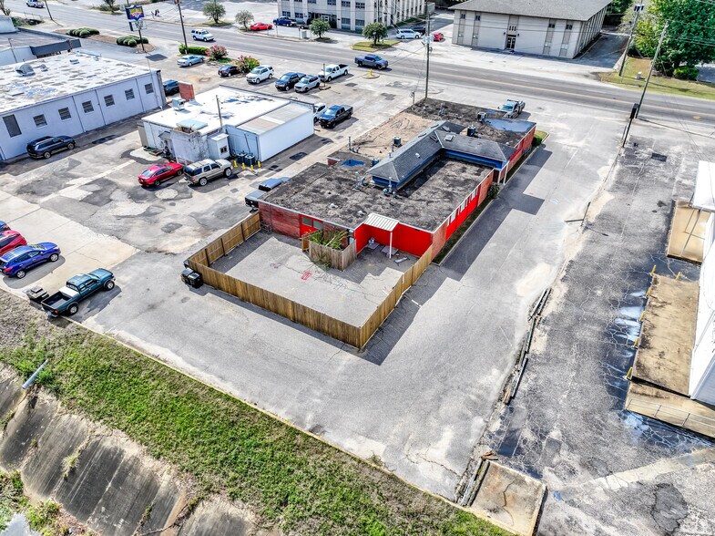 More Photos Of 112 Coliseum Blvd, Montgomery Office For Sale