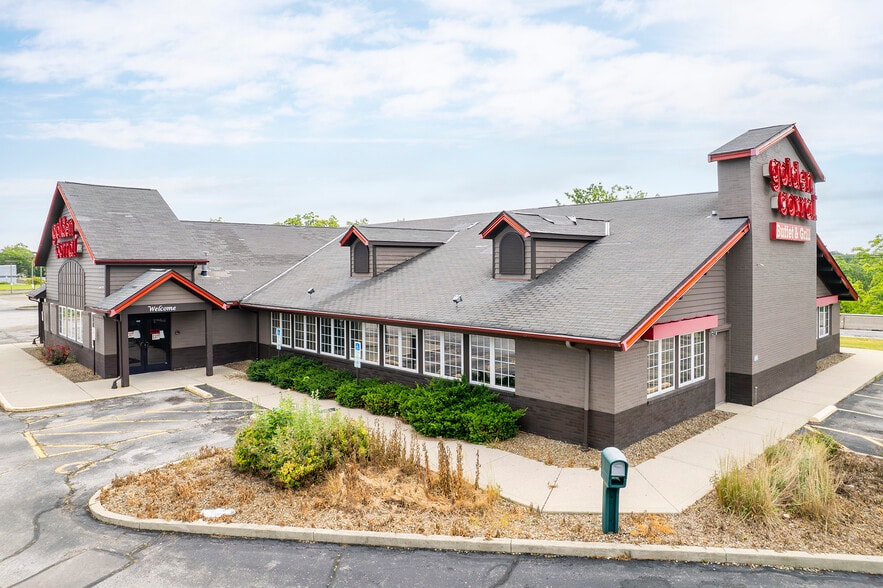 More Photos Of 1519 W River Rd N, Elyria Freestanding For Sale