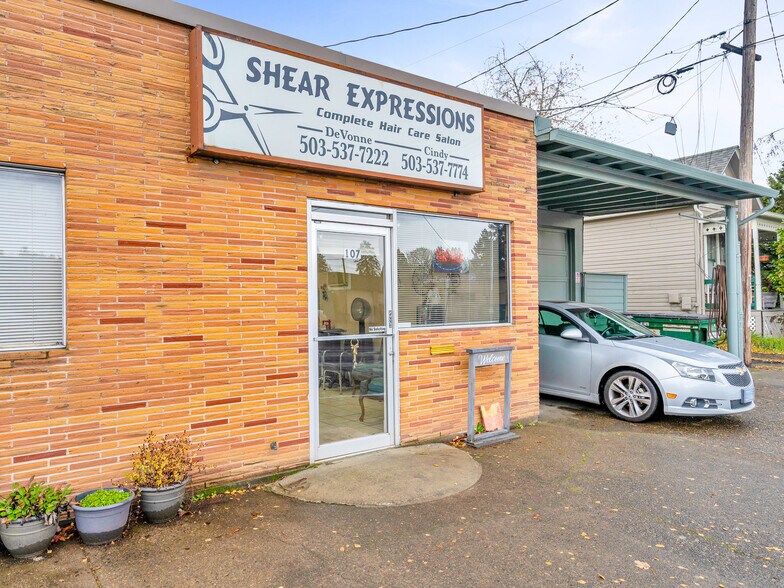 More Photos Of 811 E 1st St, Newberg Storefront Retail Residential For Lease