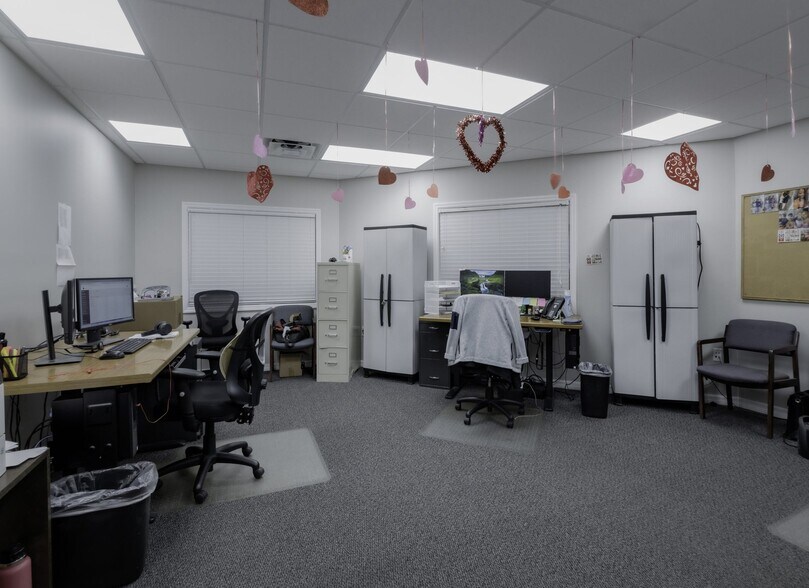 More Photos Of 4677 118th Ave N, Clearwater Manufacturing For Sale