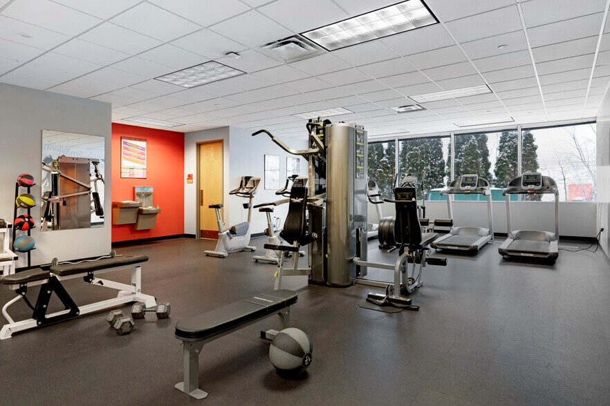 More Photos Of 4300 Marketpointe Dr, Bloomington Office For Lease