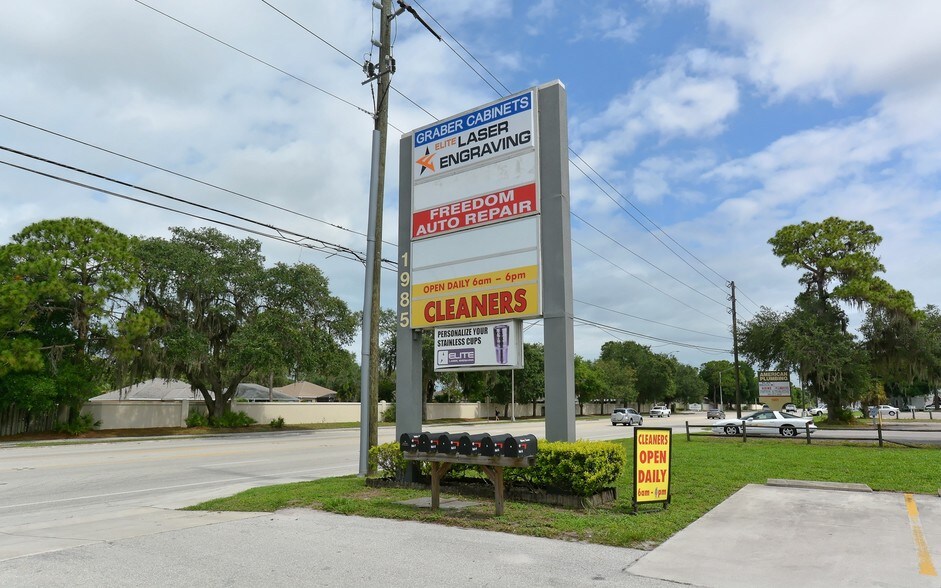 More Photos Of 1985 Cattlemen Rd, Sarasota Warehouse For Sale