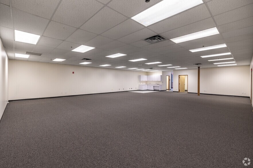 More Photos Of 3510 Pipestone Rd, Dallas Distribution For Lease