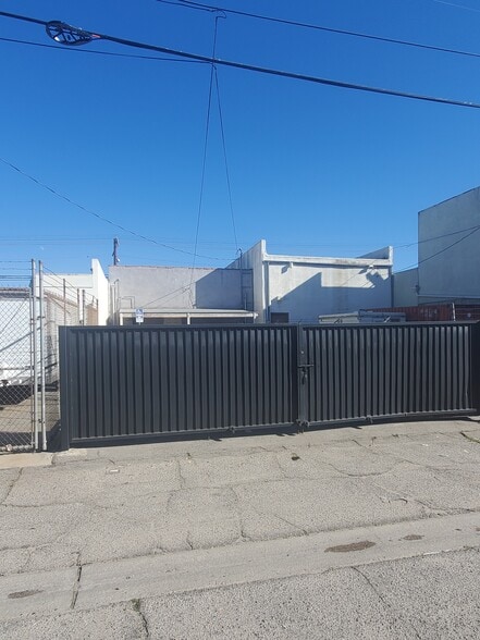 More Photos Of 5635 Cahuenga Blvd, North Hollywood Storefront Retail Office For Sale