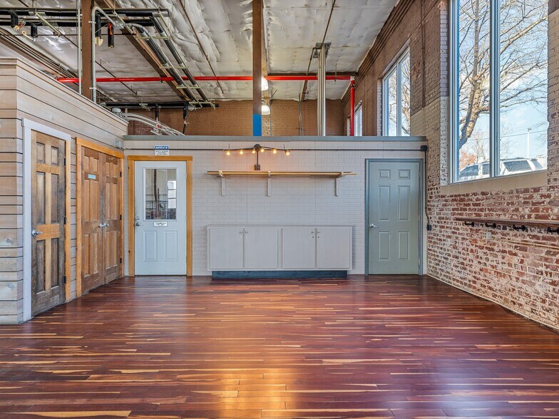 More Photos Of 212 S Green St, Morganton Bar For Sale