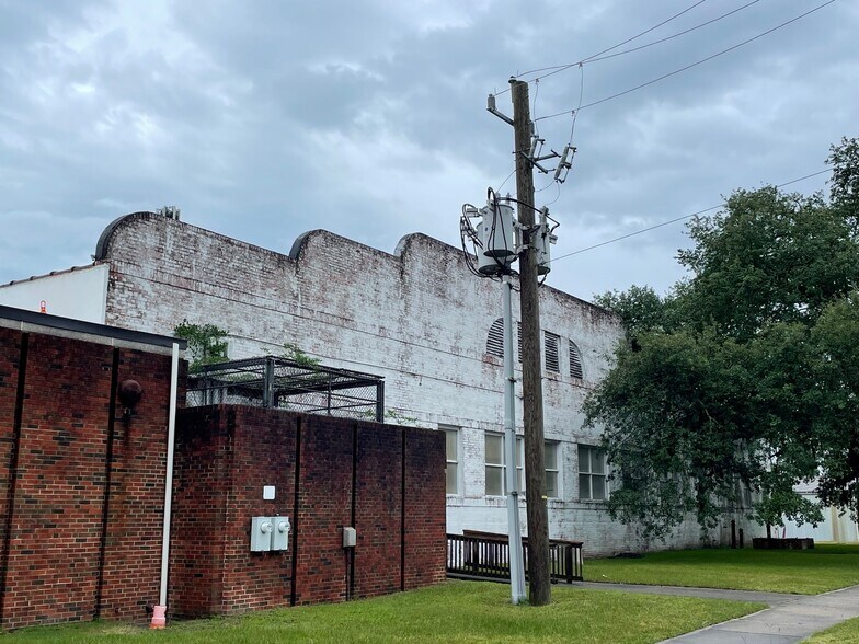 More Photos Of 1215 S 13th St, Wilmington Warehouse For Lease