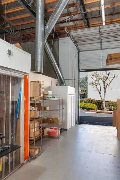 More Photos Of 15840 W Monte St, Sylmar Warehouse For Sale