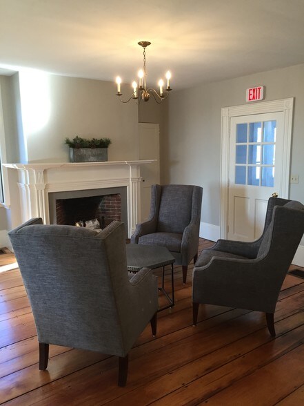 More Photos Of 510 Main St, Gorham Office For Lease