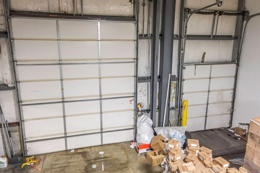 More Photos Of 2840 Mitthoeffer Pl, Indianapolis Warehouse For Sale